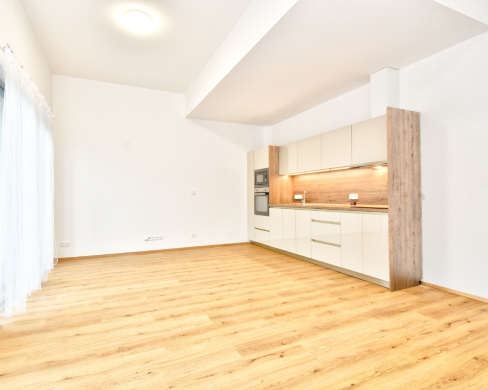 PRONÁJEM BYTU 1+kk 38 M2 TOMÁŠE BATI TŘEBÍČ