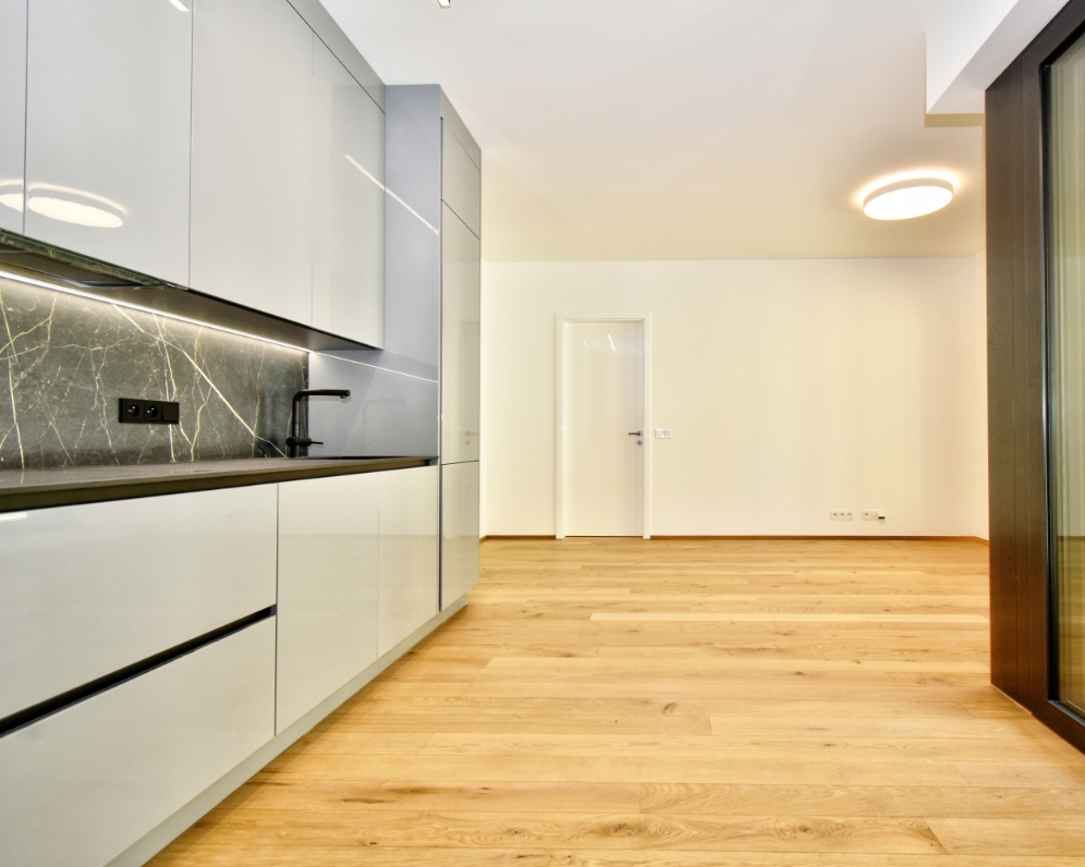Pronájem bytu 2+kk, sklep, garážové stání, lodžie, Vítězné náměstí, Praha Bubeneč